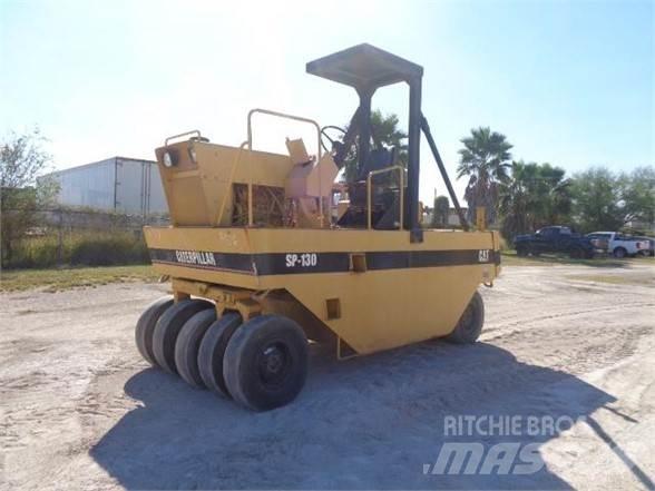 CAT PS-130 Walce ogumione