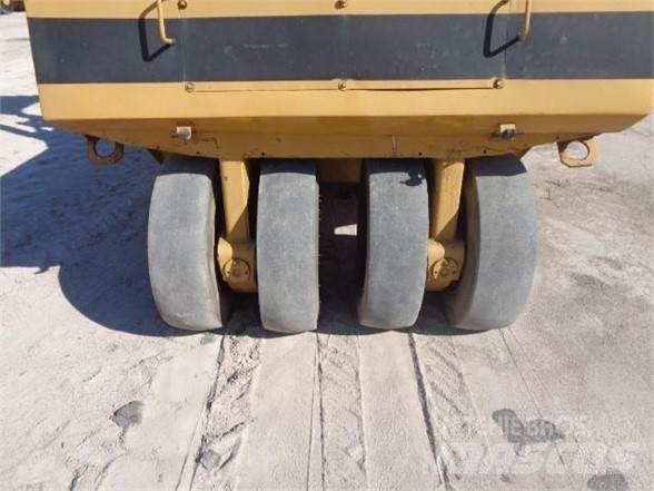 CAT PS-130 Walce ogumione