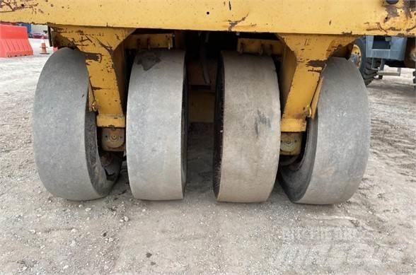 CAT PS-200B Walce ogumione