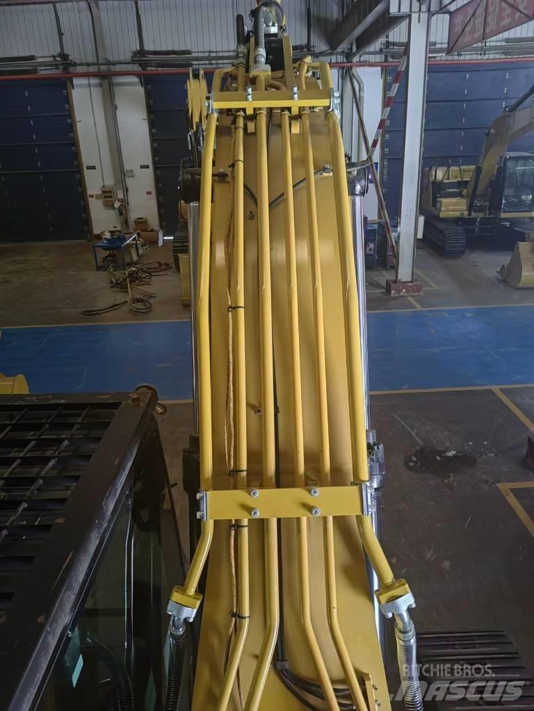 CAT 2020 CAT 323 Koparki kołowe