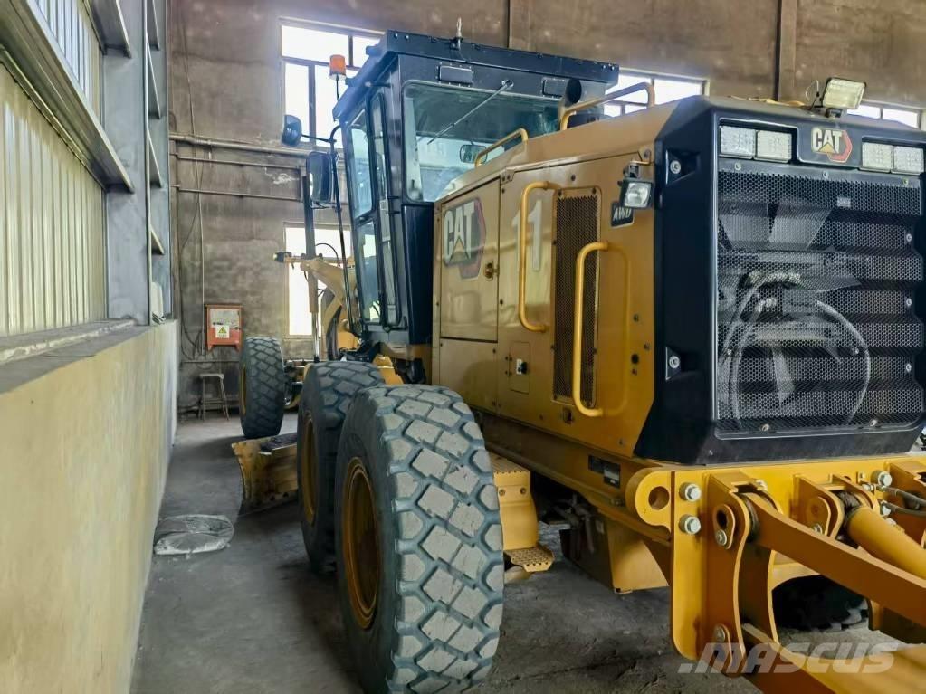 CAT 140 GC Równiarki