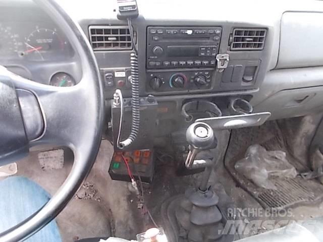 Ford 750 XLT Inne