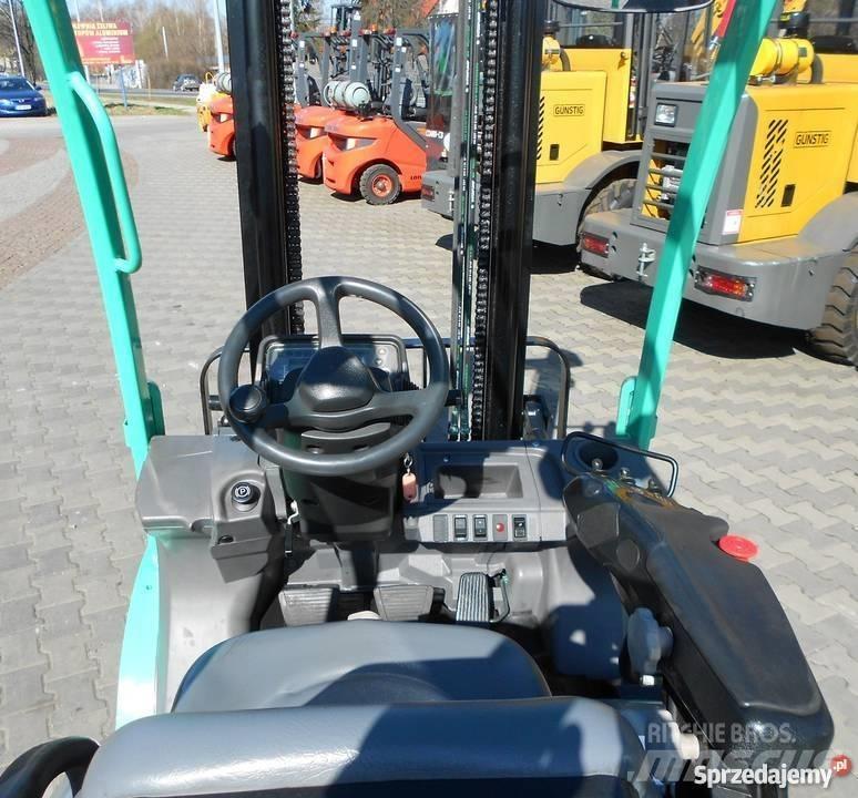 Mitsubishi FG25N Wózki LPG