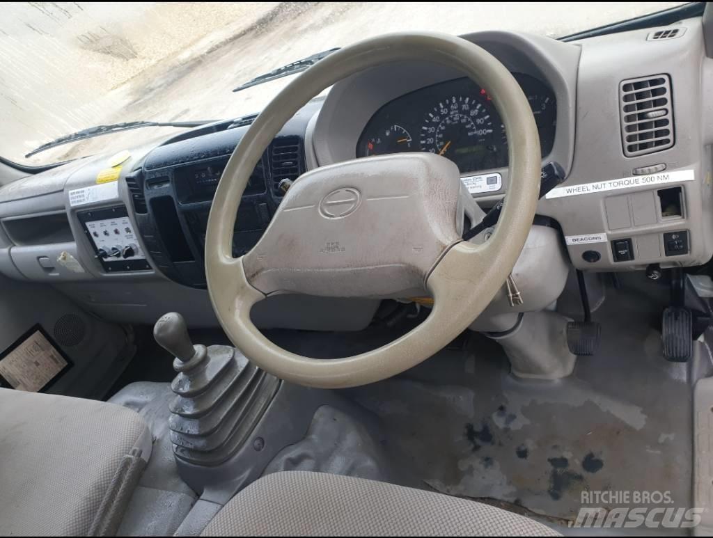 Hino 300 Inne