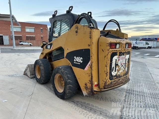 CAT 246 C Ładowarki burtowe