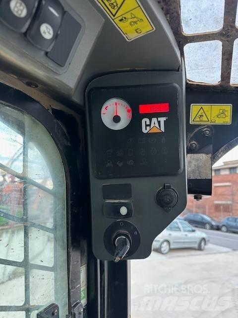 CAT 246 C Ładowarki burtowe
