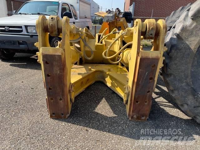 CAT D 8 R Ripper Inne akcesoria