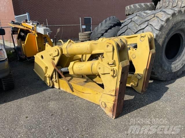 CAT D 8 R Ripper Inne akcesoria
