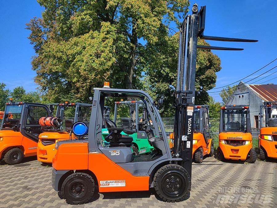 Toyota 02-8FGF30 Wózki LPG