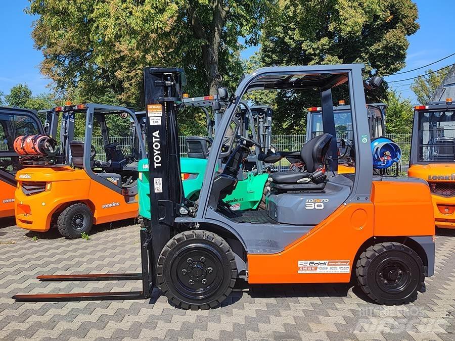 Toyota 02-8FGF30 Wózki LPG