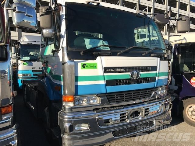 UD KL-CK482BAT Ciągniki siodłowe