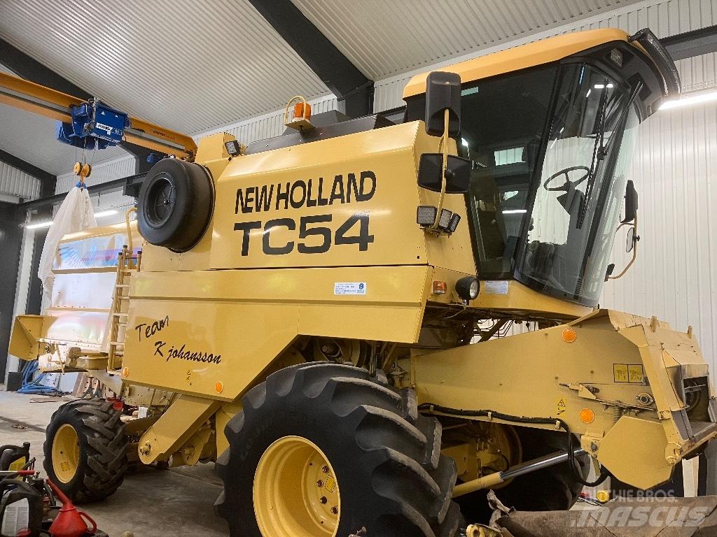 New Holland TC 54 Kombajny zbożowe