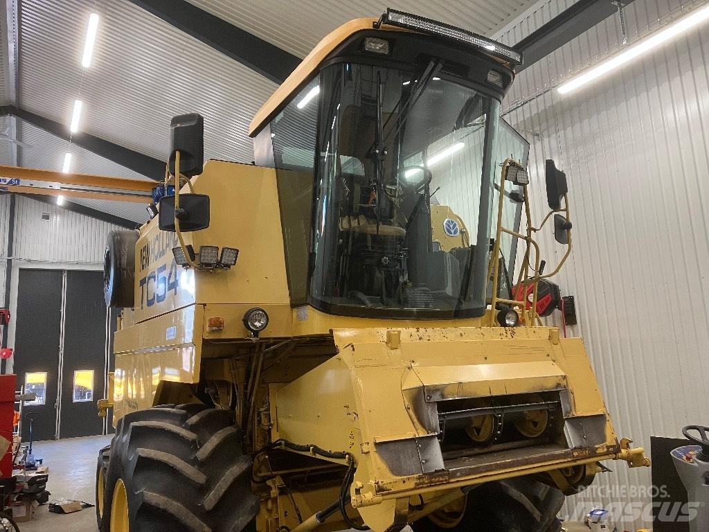 New Holland TC 54 Kombajny zbożowe