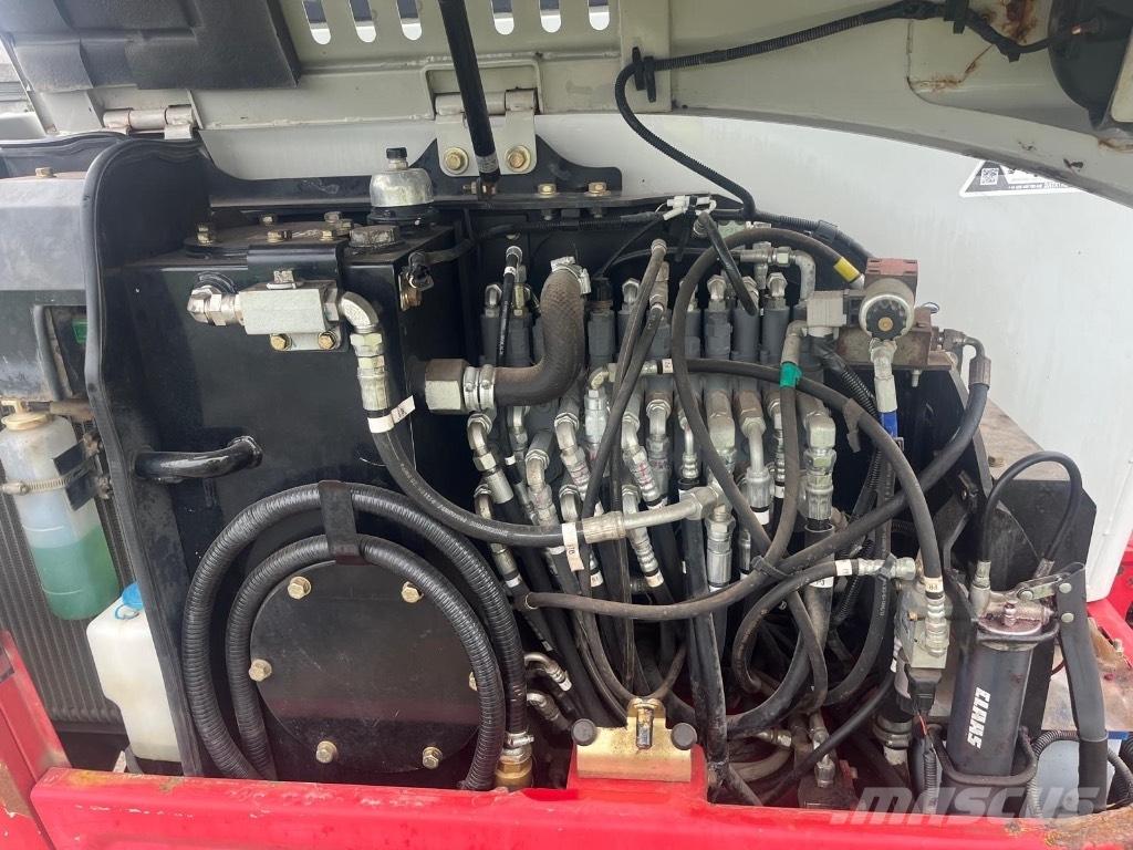 Takeuchi TB 230 Minikoparki