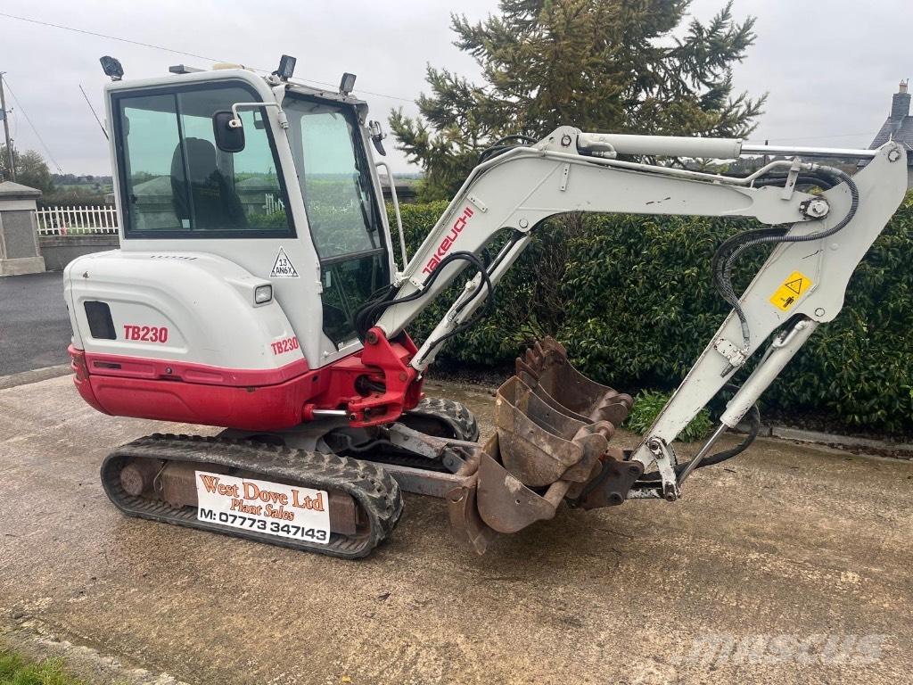 Takeuchi TB 230 Minikoparki