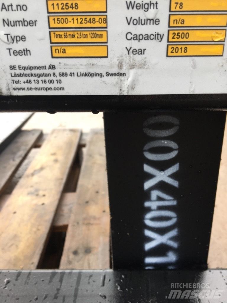 SE AB Terex TL65-80 Widły
