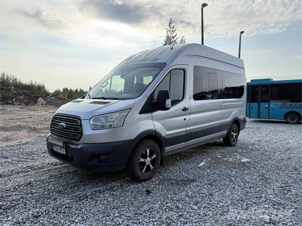 Ford Transit Minibusy