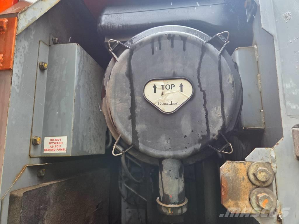 Hitachi ZX 210 LC-3 Koparki gąsienicowe