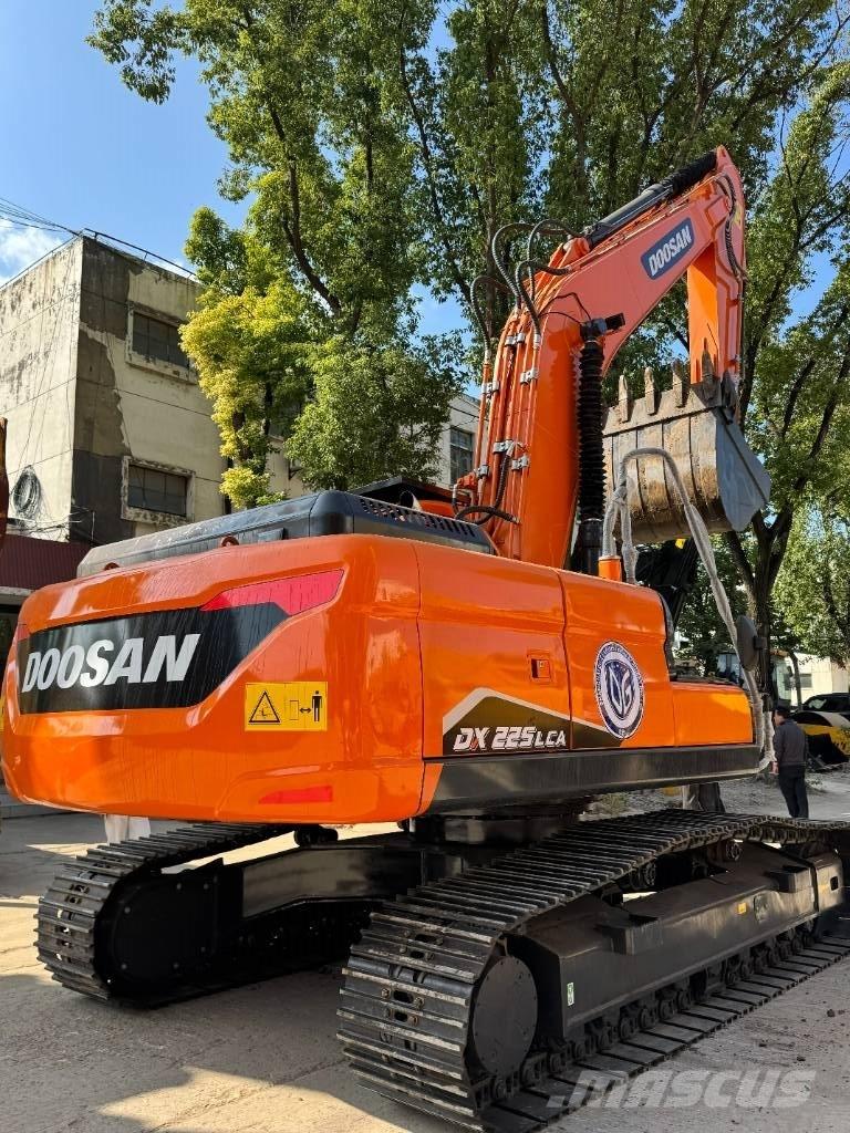 Doosan DX 225 Koparki gąsienicowe
