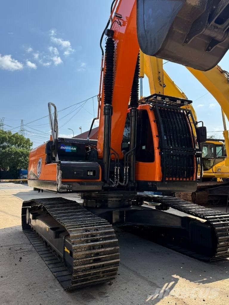 Doosan DX 225 Koparki gąsienicowe