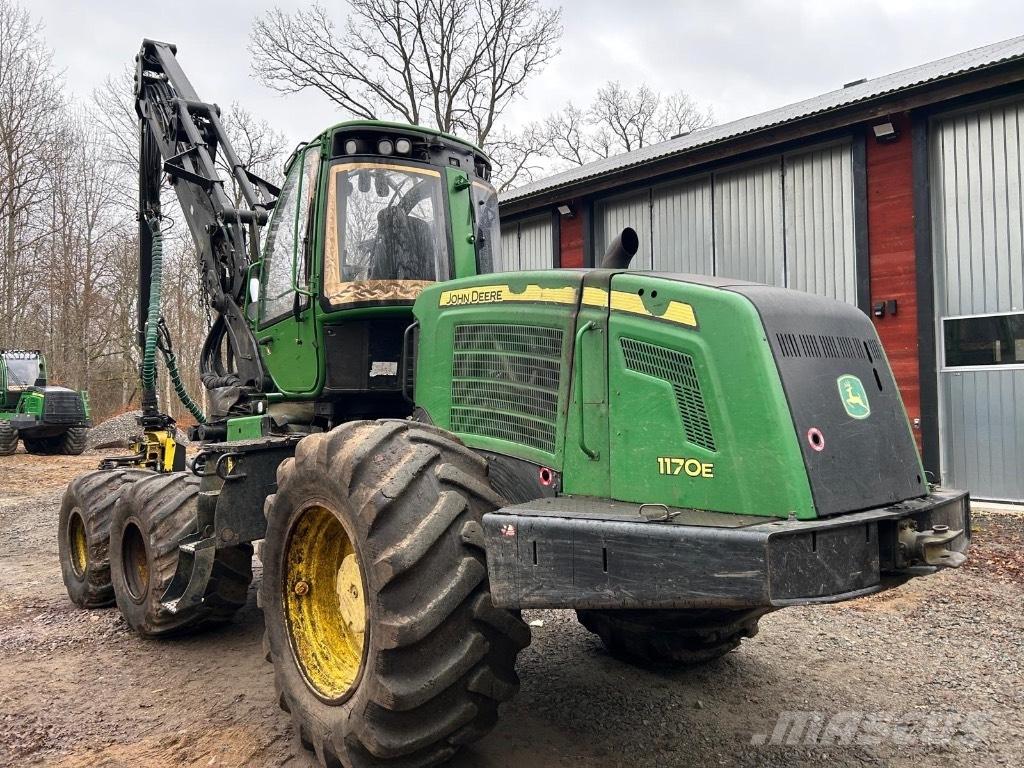 John Deere 1170 E Harwestery