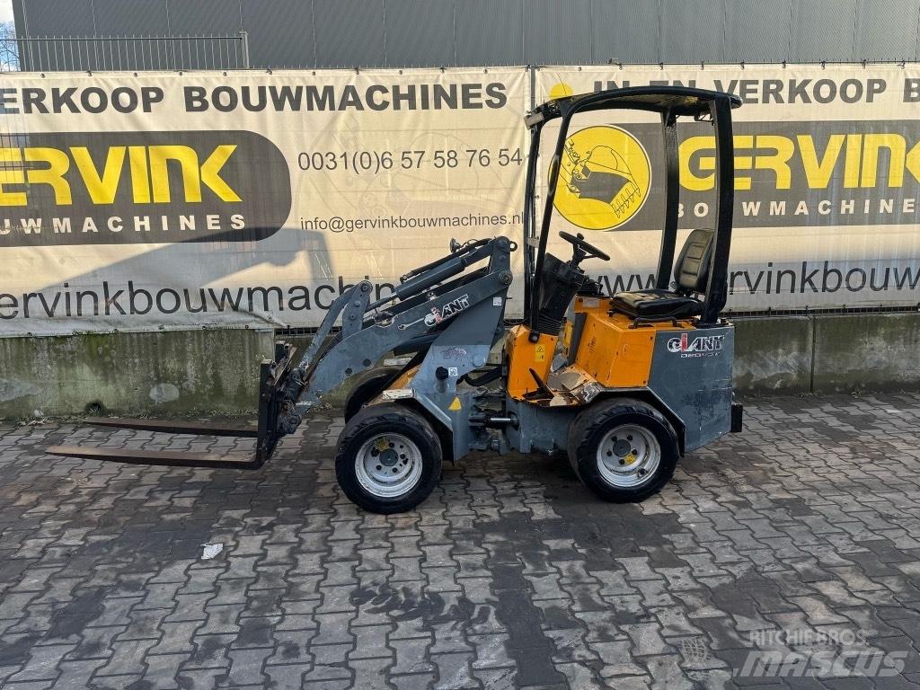 GiANT D 204 SW Miniładowarki