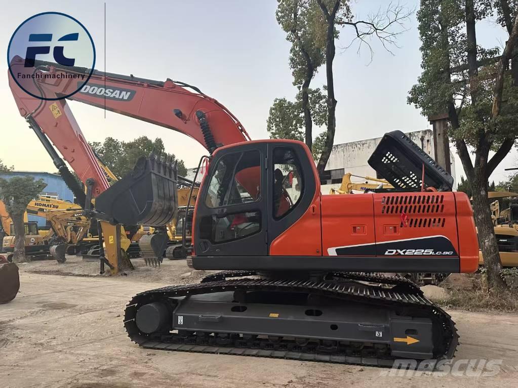 Doosan DX 225 LC Koparki gąsienicowe