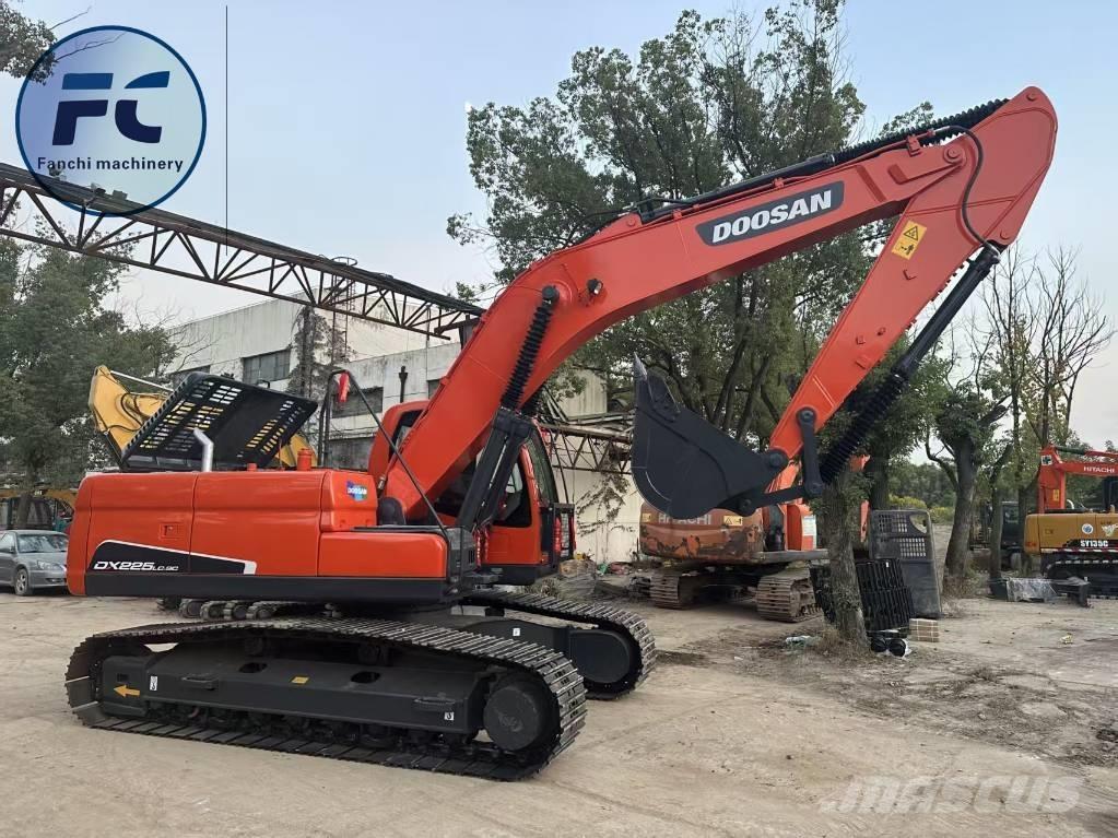 Doosan DX 225 LC Koparki gąsienicowe