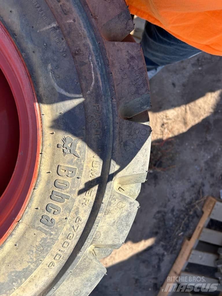 Bobcat 10x16.5 Tires Opony, koła i felgi