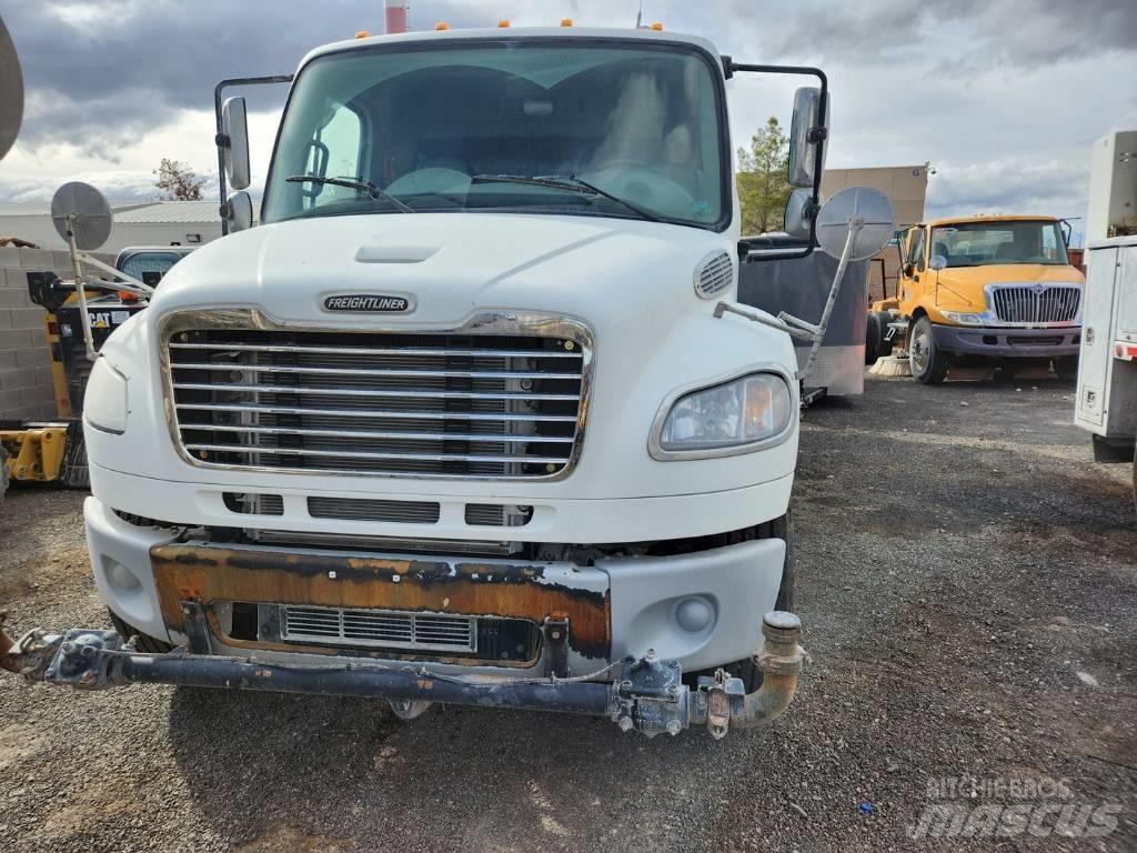 Freightliner M2-106 Polewaczki
