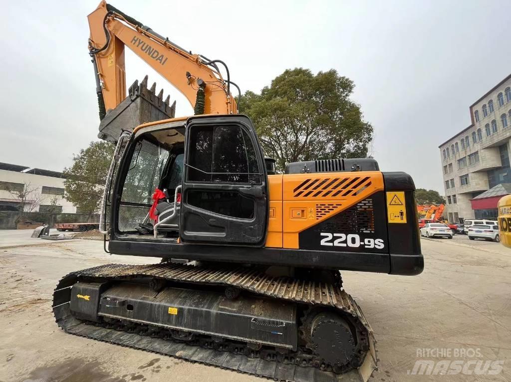 Hyundai R220-9S Koparki kołowe