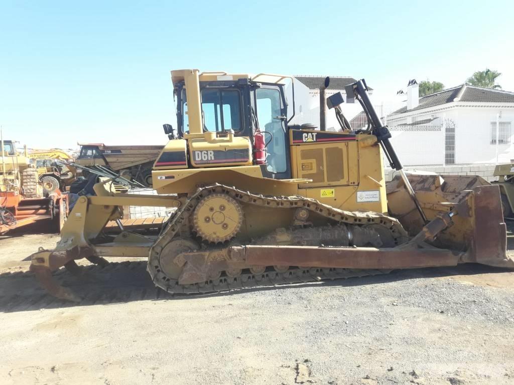 CAT D 6 R II Spycharki gąsienicowe