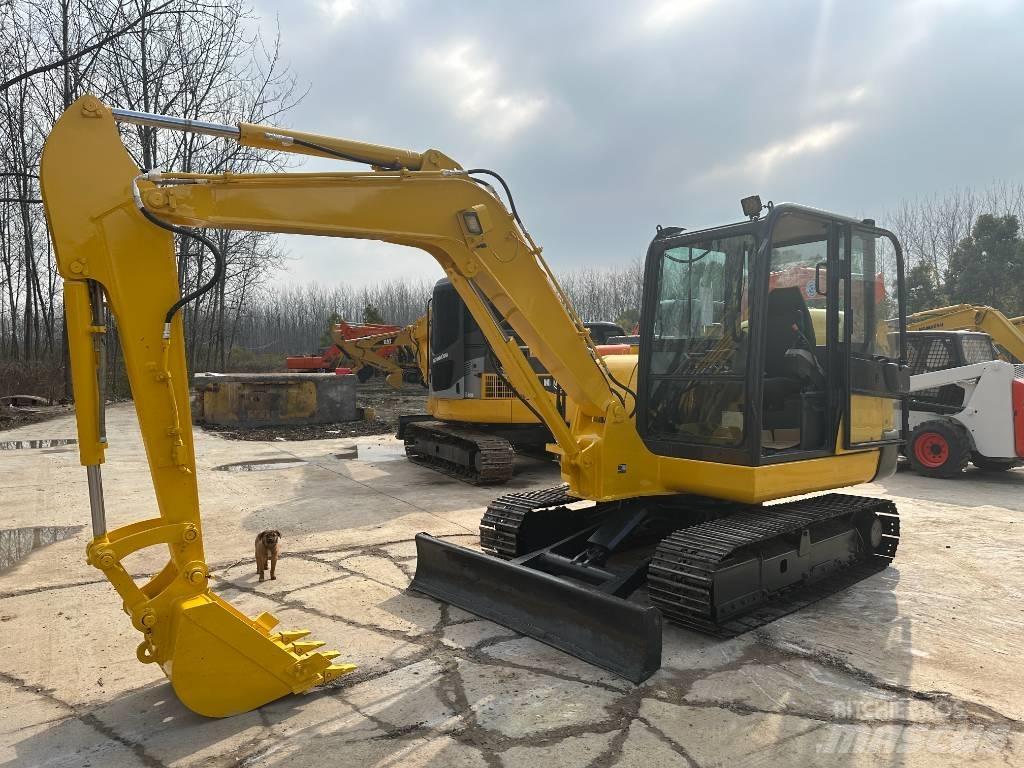 Komatsu PC56 Koparki gąsienicowe