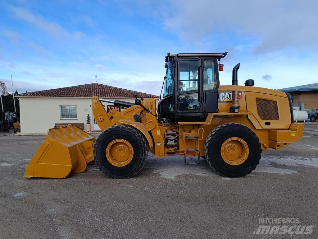 CAT 930M Ładowarki kołowe