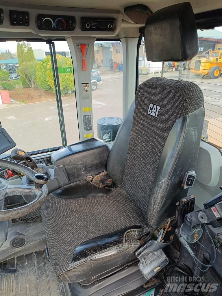 CAT 930M Ładowarki kołowe