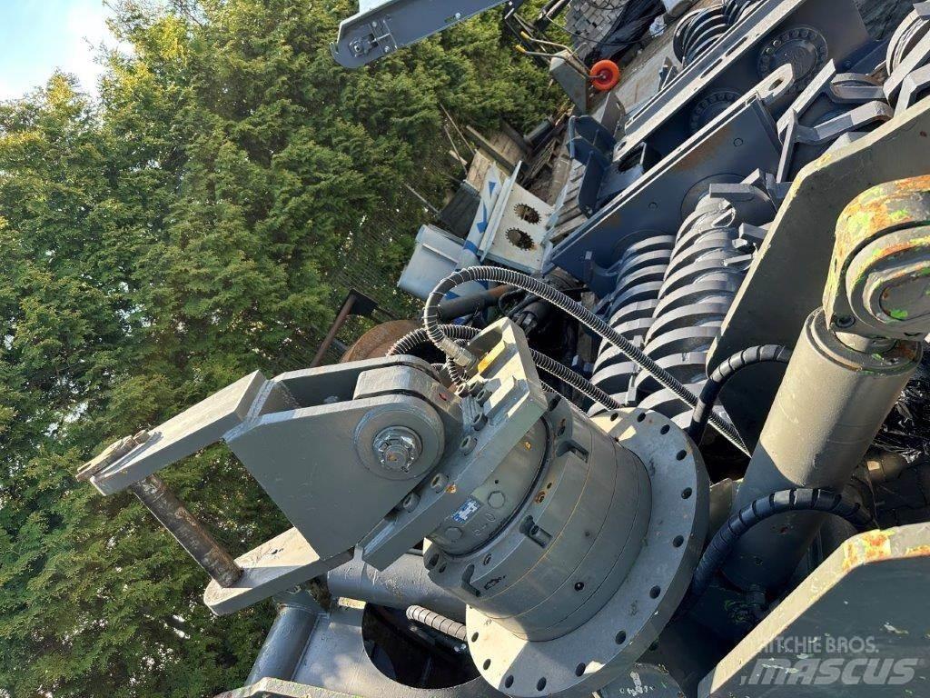 Sennebogen 735 M Koparki przeładunkowe