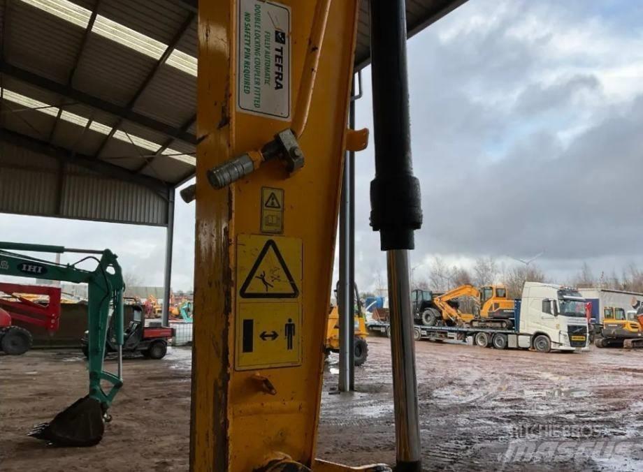 JCB JS 130 LC Koparki gąsienicowe