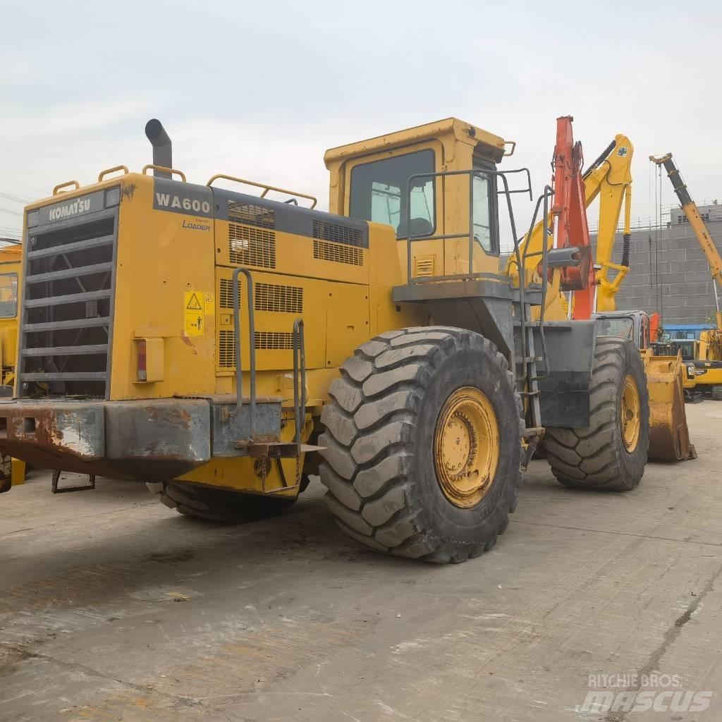 Komatsu WA 600-6 Ładowarki kołowe