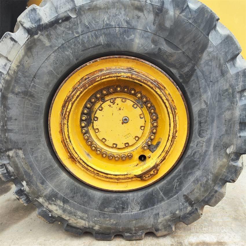 Komatsu WA 600-6 Ładowarki kołowe