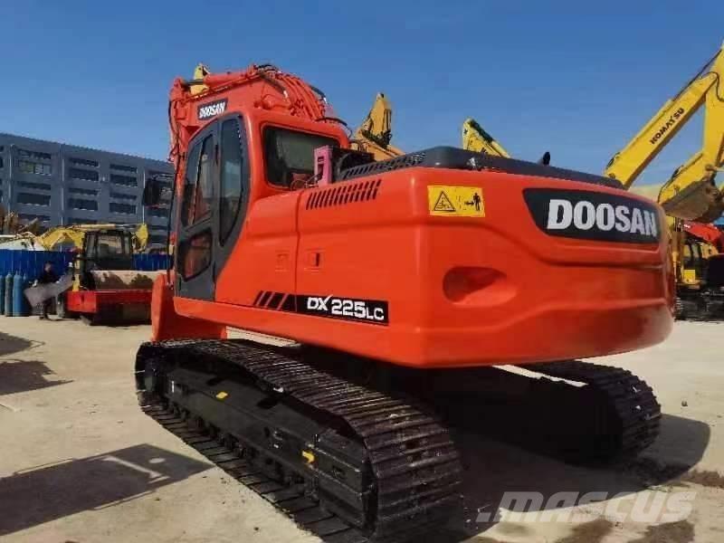 Doosan DX 225 Koparki gąsienicowe