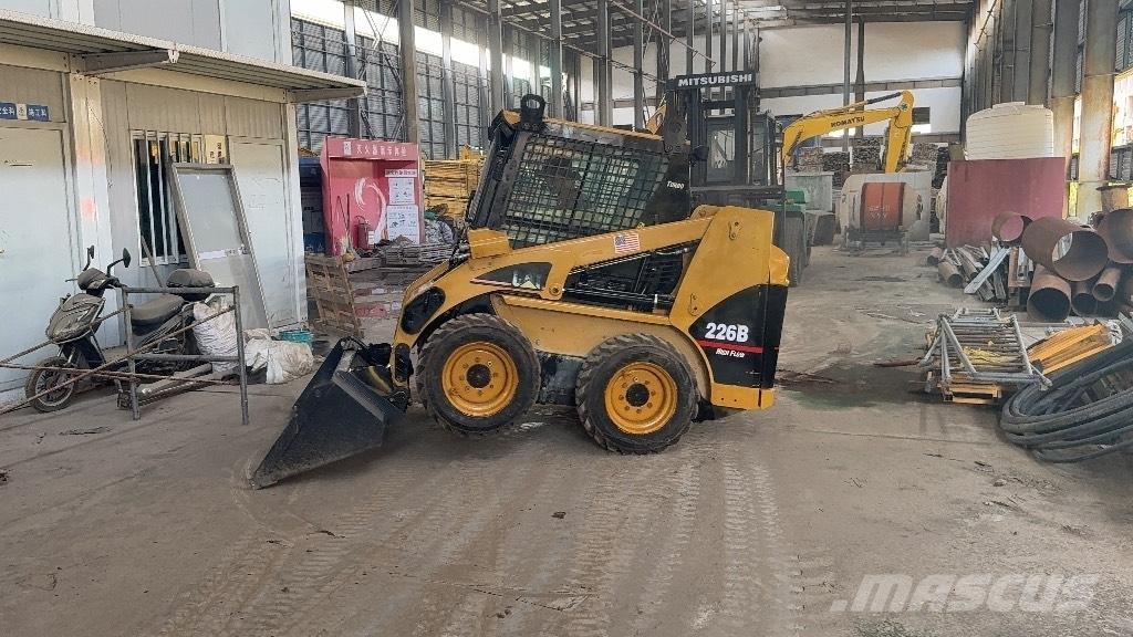 CAT 226 B Ładowarki burtowe