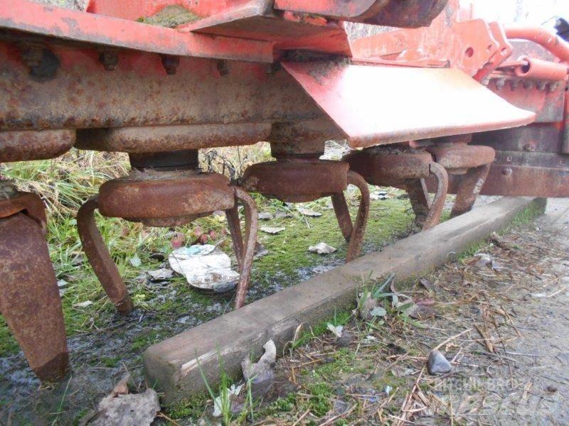 CLAAS Quadrant 1150 Prasy kostkujące