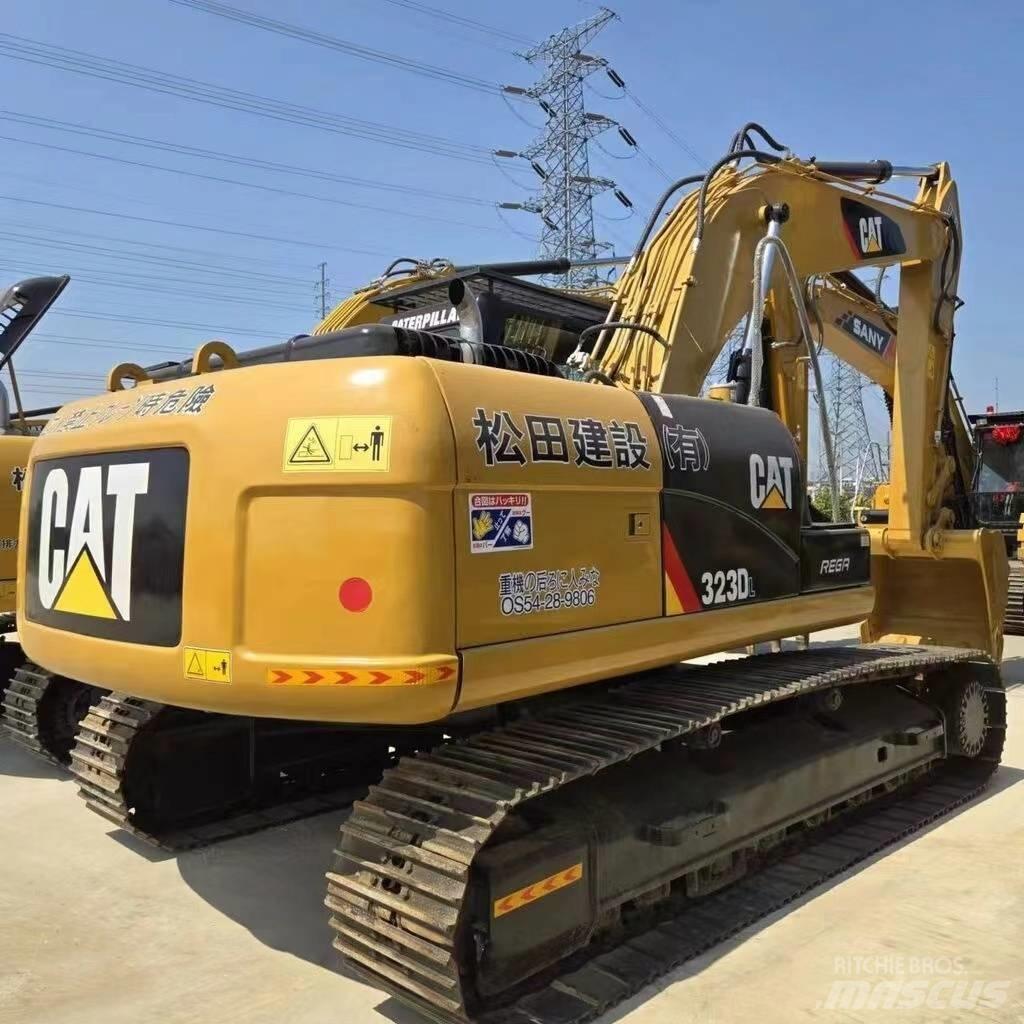 CAT 323 D Koparki gąsienicowe