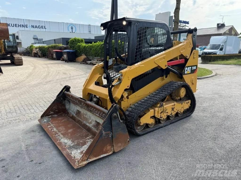 CAT 259D Ładowarki burtowe