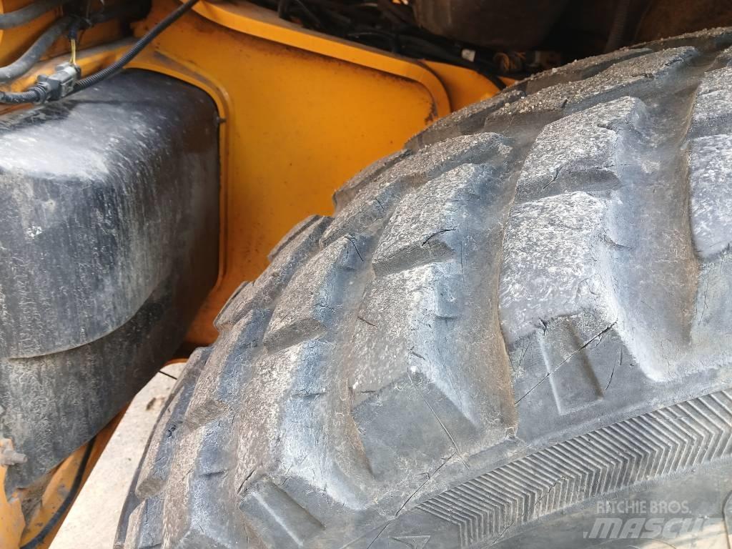 JCB 4cxProAEC Koparko-ładowarki