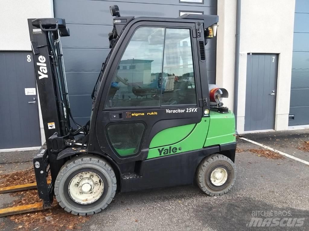 Yale GLP25VX Wózki LPG