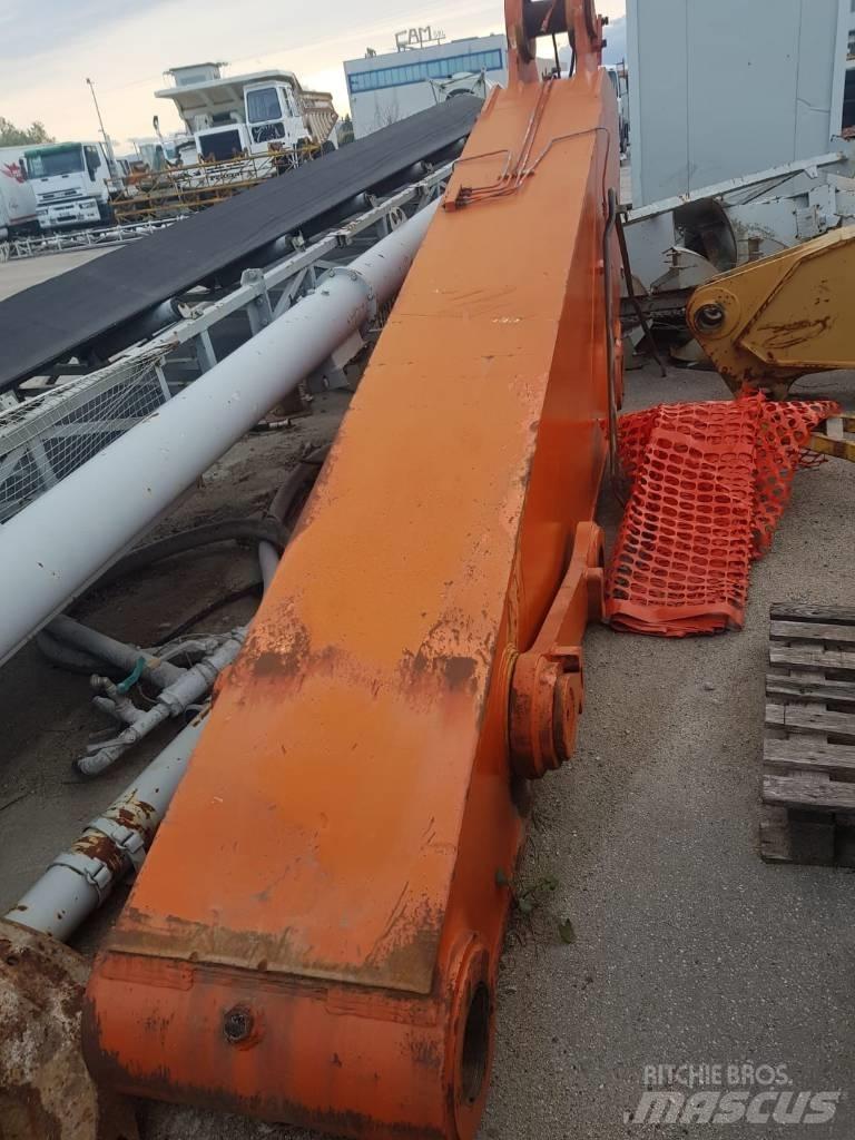 Hitachi EX700 Wysięgniki i ramiona