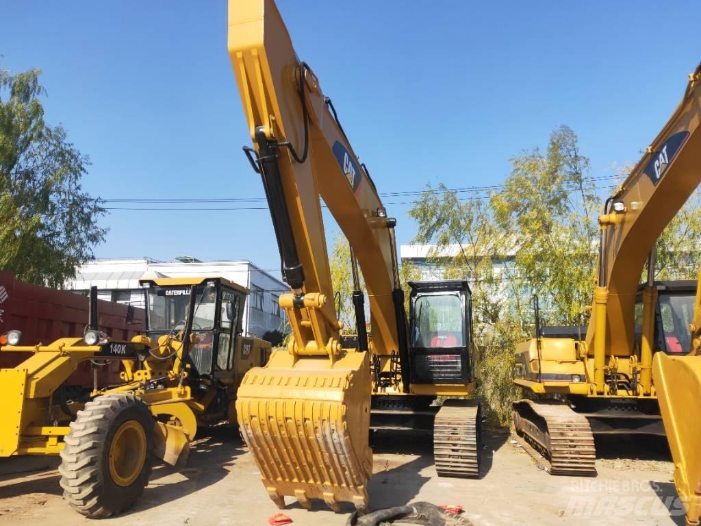 CAT 330 D Koparki gąsienicowe