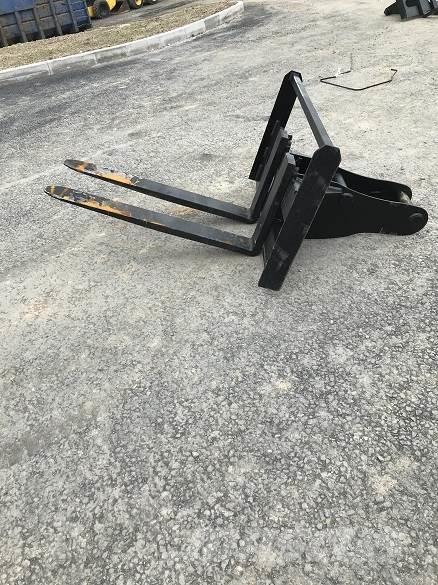  13T PALLET FORK Maszyny budowlane - Inne