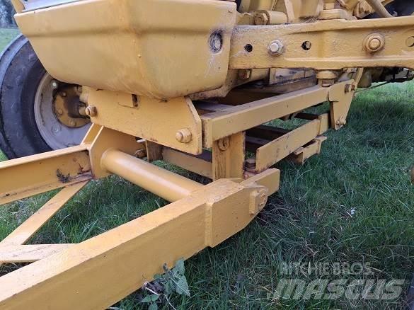Ford 2000 TRACTOR Maszyny budowlane - Inne